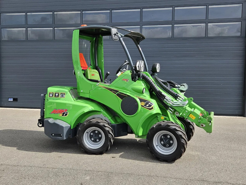 Avant E6 Mini-shovel - اللودر المجنزر صغير: صورة 2 Avant E6 Mini-shovel - اللودر المجنزر صغير: صورة 2