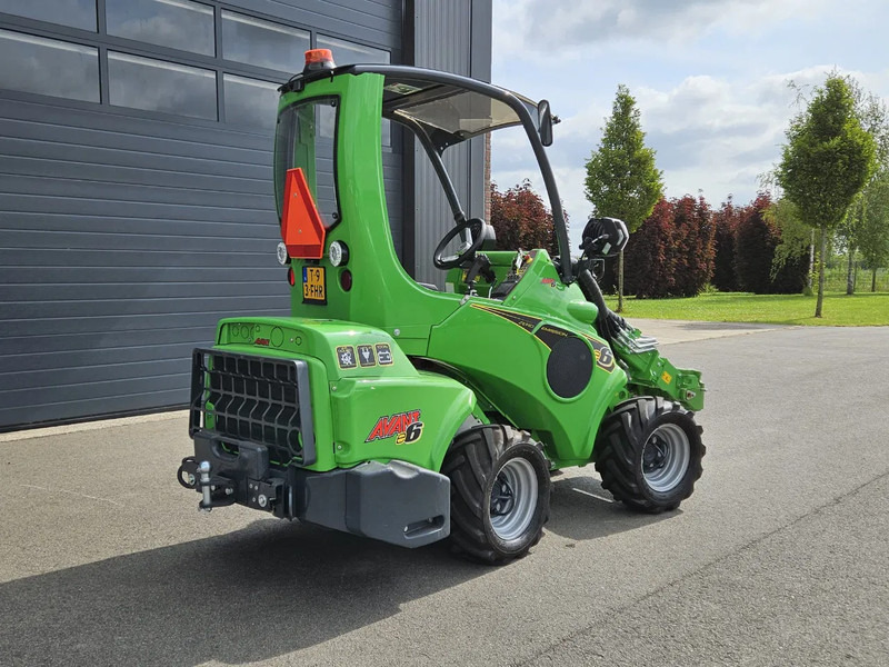 Avant E6 Mini-shovel - اللودر المجنزر صغير: صورة 4 Avant E6 Mini-shovel - اللودر المجنزر صغير: صورة 4