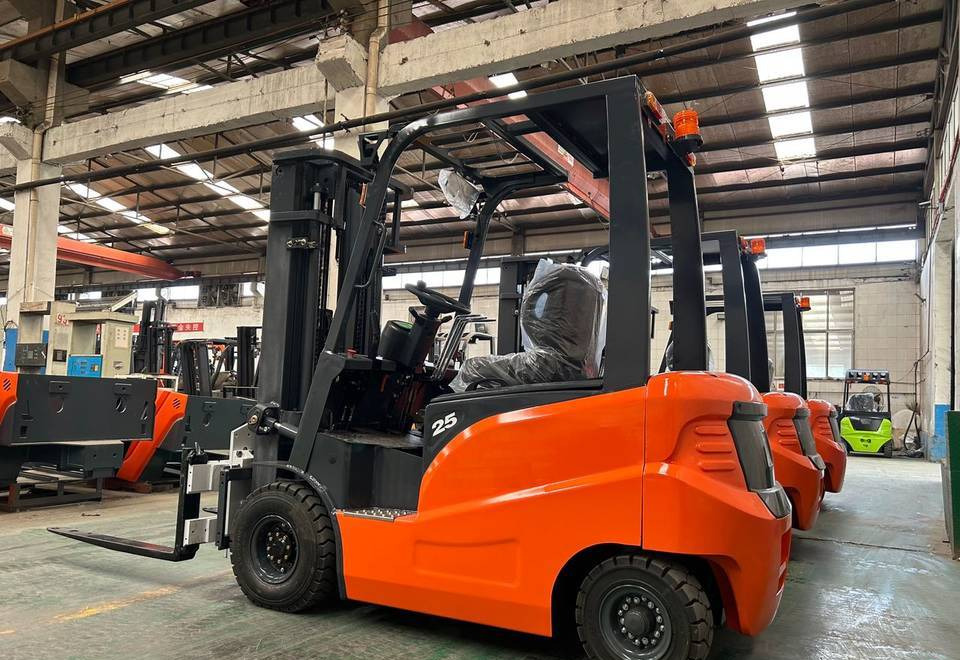 NEW MAXUS 2500 kg Electric Forklift Warranty up to 10 YEARS НОВИЙ Електричний MAXUS Візок для вантажів 2500 кг Гарантія до 10 РОКІВ NOWY Elektryczny MAXUS widłowy 2500 kg Gwarancja do 10 LAT - رافعة شوكية كهربائية: صورة 1 NEW MAXUS 2500 kg Electric Forklift Warranty up to 10 YEARS НОВИЙ Електричний MAXUS Візок для вантажів 2500 кг Гарантія до 10 РОКІВ NOWY Elektryczny MAXUS widłowy 2500 kg Gwarancja do 10 LAT - رافعة شوكية كهربائية: صورة 1