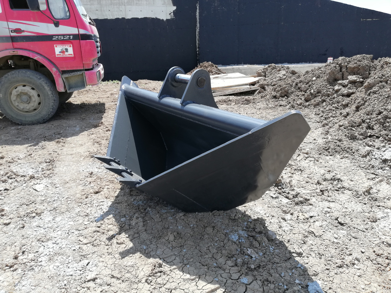 Liebherr - بكت حفار - آلات الإنشاء: صورة 5 Liebherr - بكت حفار - آلات الإنشاء: صورة 5