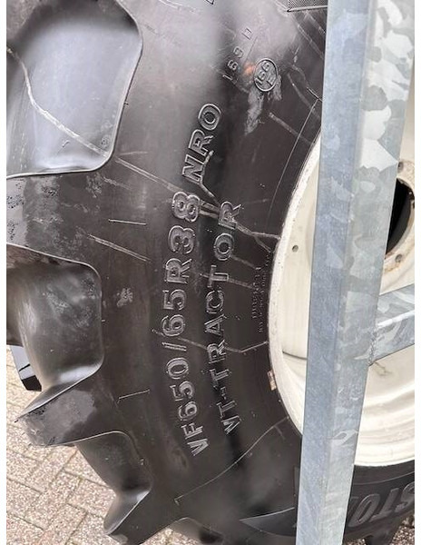 Bridgestone 650/65 R38 + 540/65 R28 VF - الإطارات والجنوط - آلات زراعية: صورة 4 Bridgestone 650/65 R38 + 540/65 R28 VF - الإطارات والجنوط - آلات زراعية: صورة 4
