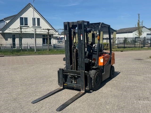 Doosan D30 Plus - رافعة شوكية ديزل: صورة 5 Doosan D30 Plus - رافعة شوكية ديزل: صورة 5
