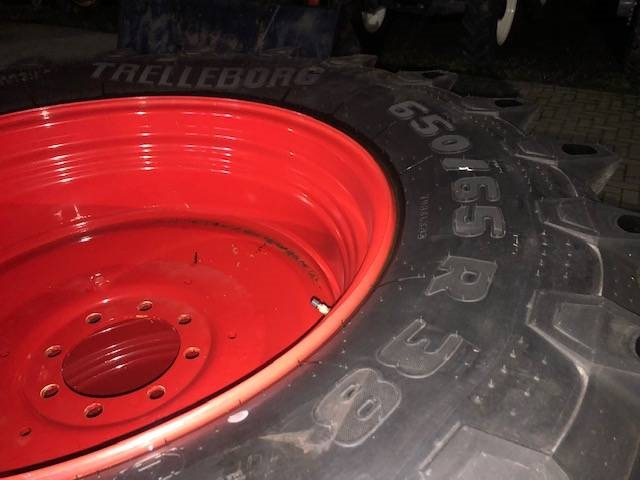 Trelleborg 650/65 R38 + 540/65 R28 TM800 - الإطارات والجنوط - آلات زراعية: صورة 4 Trelleborg 650/65 R38 + 540/65 R28 TM800 - الإطارات والجنوط - آلات زراعية: صورة 4