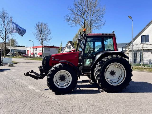 Valtra 6400, Luchtremmen, Fronthef, Frontaftakas - جرار: صورة 1 Valtra 6400, Luchtremmen, Fronthef, Frontaftakas - جرار: صورة 1