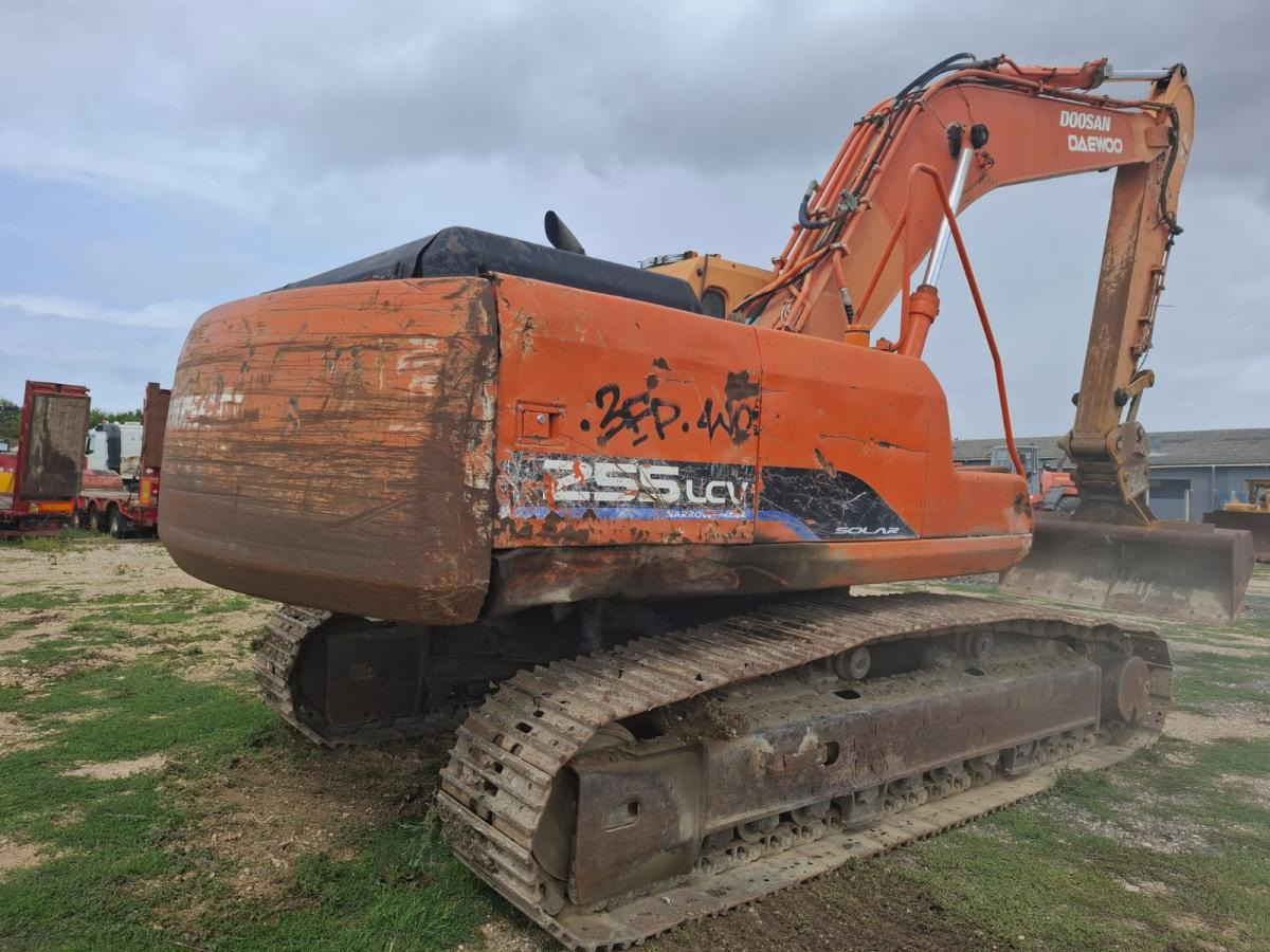 Doosan SOLAR 255LC-V - حفار زاحف: صورة 5 Doosan SOLAR 255LC-V - حفار زاحف: صورة 5