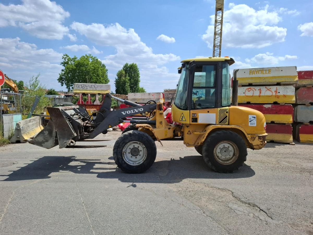 Volvo L 30 B - اللودر بعجل: صورة 3 Volvo L 30 B - اللودر بعجل: صورة 3