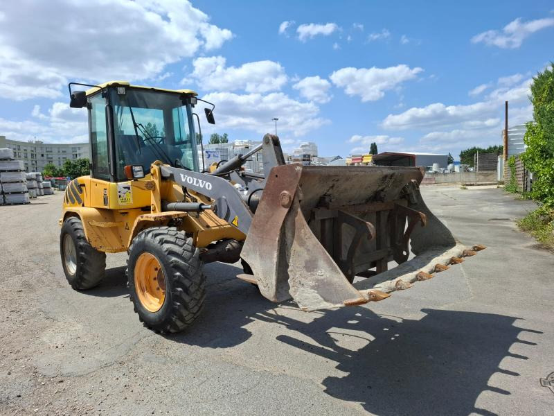 اللودر بعجل Volvo L 30: صورة 9 اللودر بعجل Volvo L 30: صورة 9