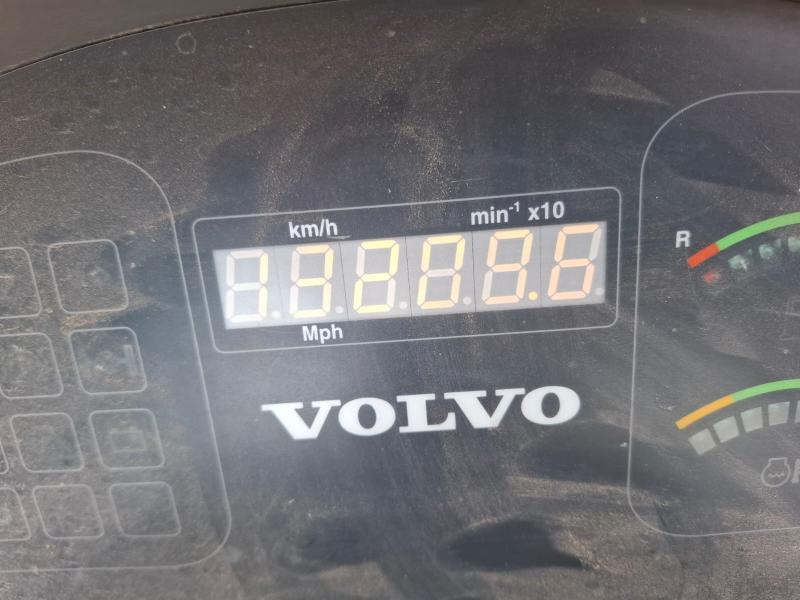 اللودر بعجل Volvo L 30: صورة 16 اللودر بعجل Volvo L 30: صورة 16