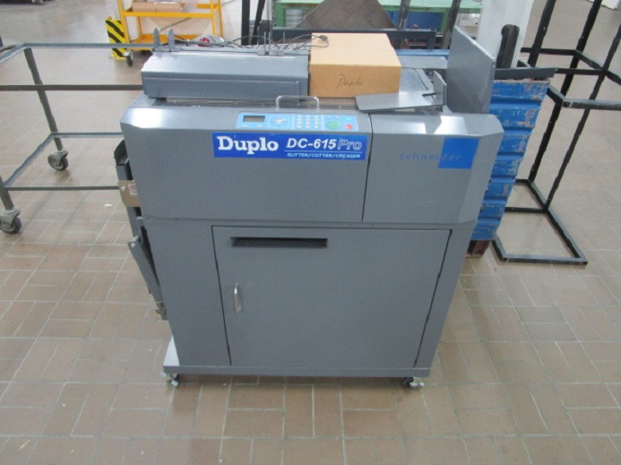 FINISHER FÜR DIGITALEN FARBDRUCK DUPLO DC-615 PRO (nur schneiden) - آلات الطباعة: صورة 1 FINISHER FÜR DIGITALEN FARBDRUCK DUPLO DC-615 PRO (nur schneiden) - آلات الطباعة: صورة 1