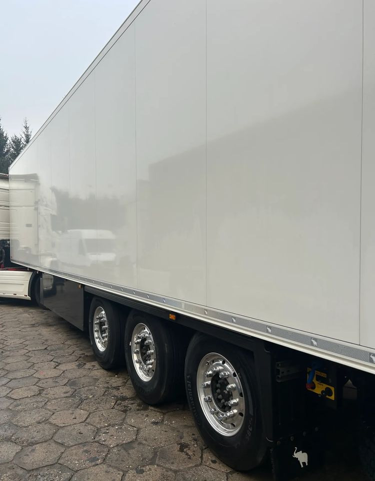 Schmitz Cargobull ORYGINALNE ALUFELGI ALCOA / BEZWYPADKOWA CHŁODNIA / GRUBA ŚCIANA 7 CM / 2 SZTUKI !! - نصف مقطورة للتبريد: صورة 2 Schmitz Cargobull ORYGINALNE ALUFELGI ALCOA / BEZWYPADKOWA CHŁODNIA / GRUBA ŚCIANA 7 CM / 2 SZTUKI !! - نصف مقطورة للتبريد: صورة 2