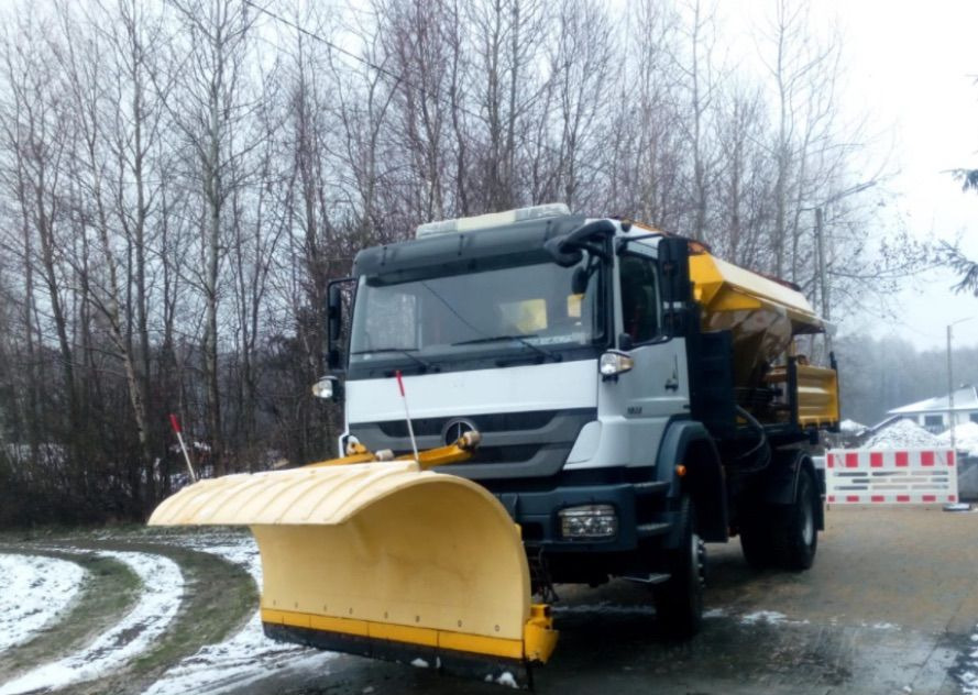Mercedes-Benz Axor 1824 - جرافة ثلج: صورة 1 Mercedes-Benz Axor 1824 - جرافة ثلج: صورة 1