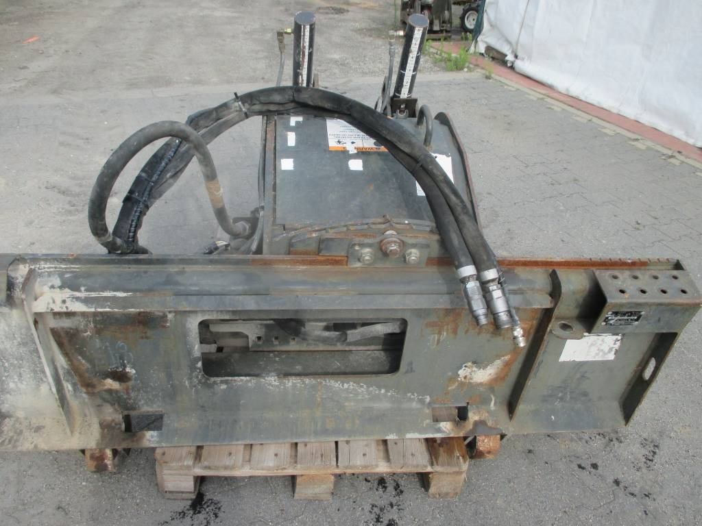 Bobcat 18 PLA - مكشاط: صورة 1 Bobcat 18 PLA - مكشاط: صورة 1