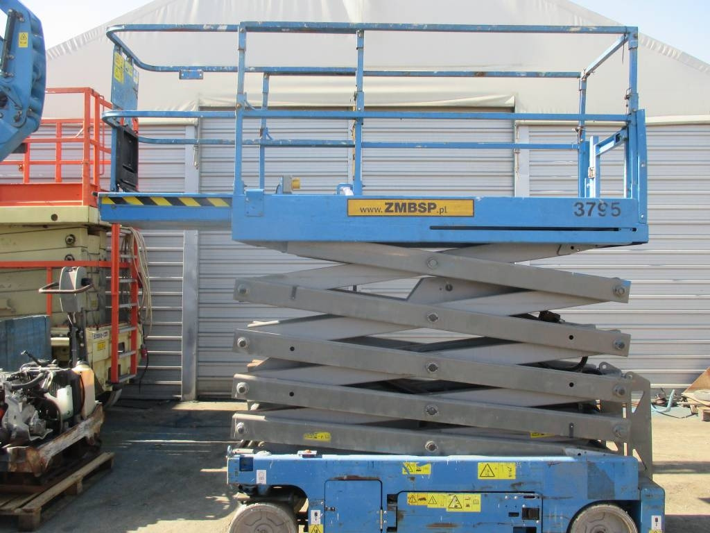 Genie GS 3232 - مرفاع مقصي: صورة 1 Genie GS 3232 - مرفاع مقصي: صورة 1