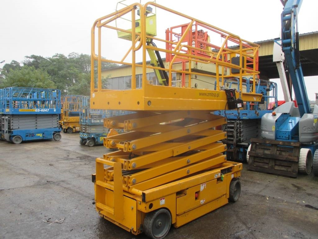 مرفاع مقصي Haulotte Compact 12: صورة 6 مرفاع مقصي Haulotte Compact 12: صورة 6