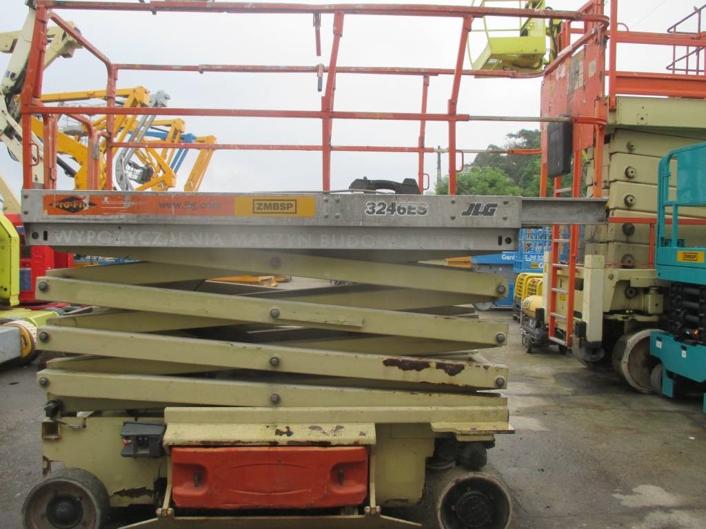 JLG 3246 ES - مرفاع مقصي: صورة 5 JLG 3246 ES - مرفاع مقصي: صورة 5