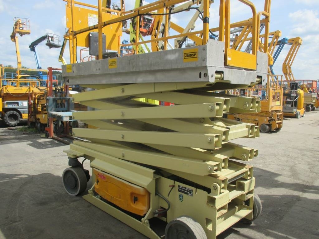 JLG 3246 ES - مرفاع مقصي: صورة 4 JLG 3246 ES - مرفاع مقصي: صورة 4
