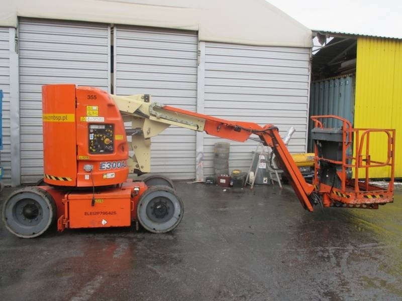 JLG E 300 AJ - مرفاع مفصلي: صورة 1 JLG E 300 AJ - مرفاع مفصلي: صورة 1