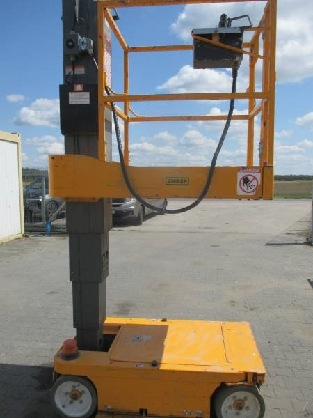 SkyJack SJ 12 - مرفاع بصاري عمودي: صورة 4 SkyJack SJ 12 - مرفاع بصاري عمودي: صورة 4