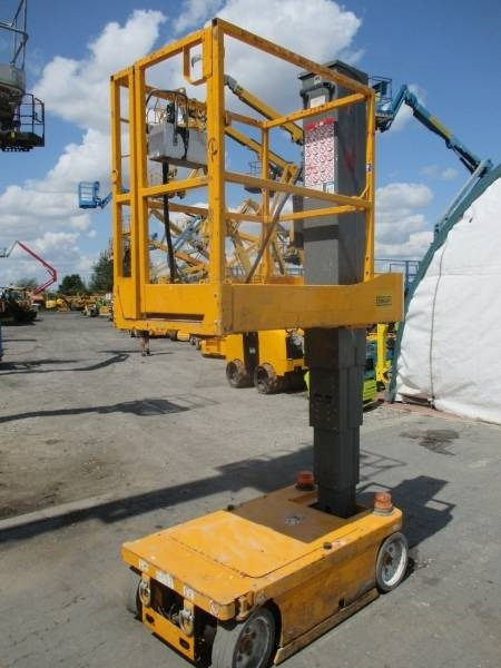 SkyJack SJ 12 - مرفاع بصاري عمودي: صورة 2 SkyJack SJ 12 - مرفاع بصاري عمودي: صورة 2