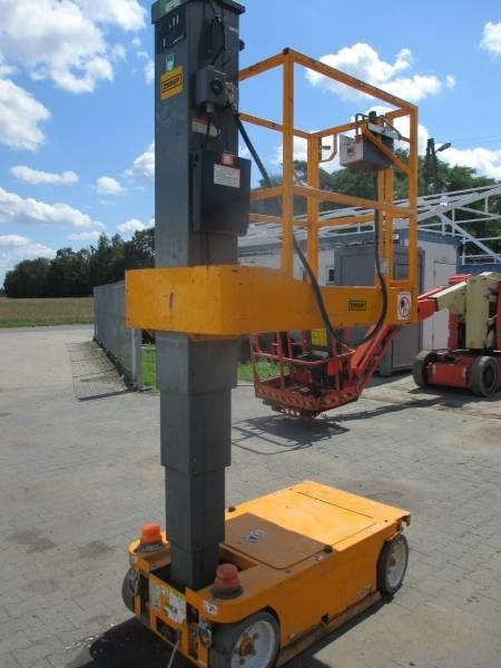 SkyJack SJ 12 - مرفاع بصاري عمودي: صورة 5 SkyJack SJ 12 - مرفاع بصاري عمودي: صورة 5