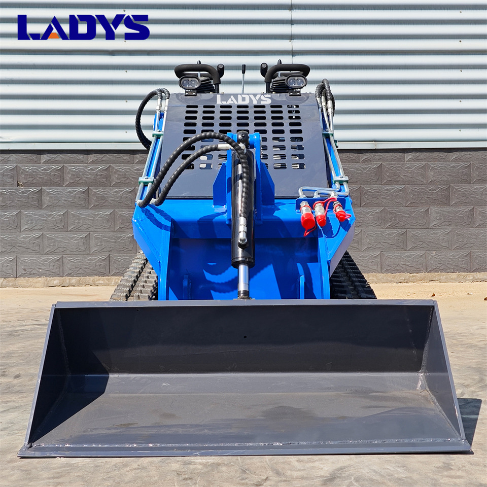 LADYS LA380 Mini Skid Steer Loader Compact Track Diesel Cheap Mini Skid Steer Loader For Sale With Mini Skid Steer Attachments 4 In 1 Bucket - شيول صغير: صورة 5 LADYS LA380 Mini Skid Steer Loader Compact Track Diesel Cheap Mini Skid Steer Loader For Sale With Mini Skid Steer Attachments 4 In 1 Bucket - شيول صغير: صورة 5