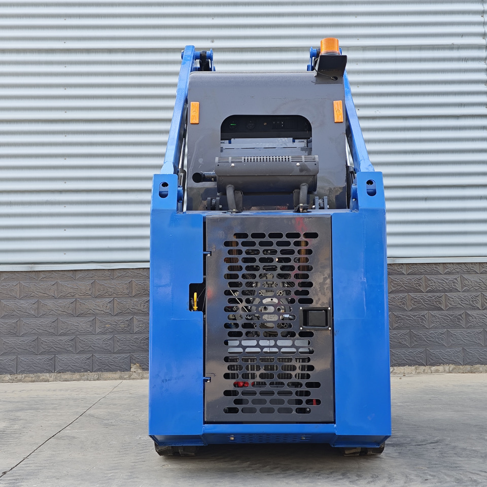 LEZUM LA670 Skid Steer Euro 5/Epa Engine Kubota Mini Small Skid Steer Loader For Sale - شيول صغير: صورة 3 LEZUM LA670 Skid Steer Euro 5/Epa Engine Kubota Mini Small Skid Steer Loader For Sale - شيول صغير: صورة 3