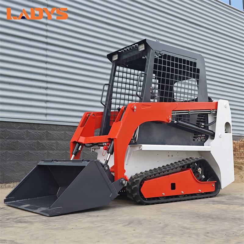 LADYS LA670 Mini Small Skid Steer Loader Compact Track Diesel Mini Skid Steer Loader For Sale With Small Mini Skid Steer Attachments 4 In 1 Bucket - شيول صغير: صورة 1 LADYS LA670 Mini Small Skid Steer Loader Compact Track Diesel Mini Skid Steer Loader For Sale With Small Mini Skid Steer Attachments 4 In 1 Bucket - شيول صغير: صورة 1