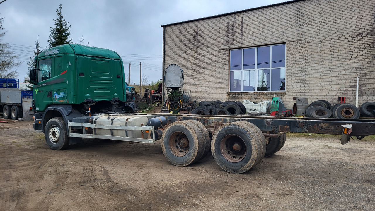 SCANIA R124 420 6X4 - شاحنة بهيكل معدني للمقصورة: صورة 4 SCANIA R124 420 6X4 - شاحنة بهيكل معدني للمقصورة: صورة 4