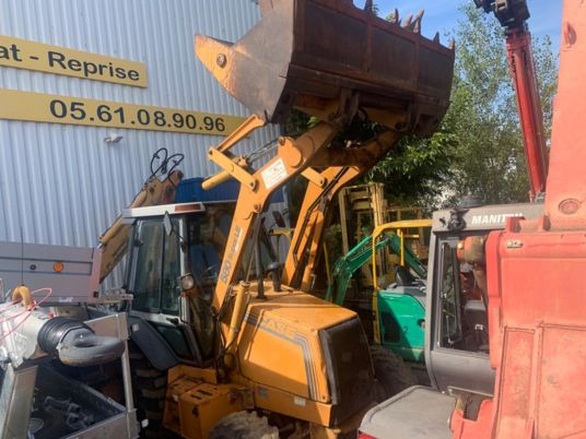 Case 580 SUPER LE Ride Control - لودر ذو محراث خلفي/ باكهو: صورة 3 Case 580 SUPER LE Ride Control - لودر ذو محراث خلفي/ باكهو: صورة 3