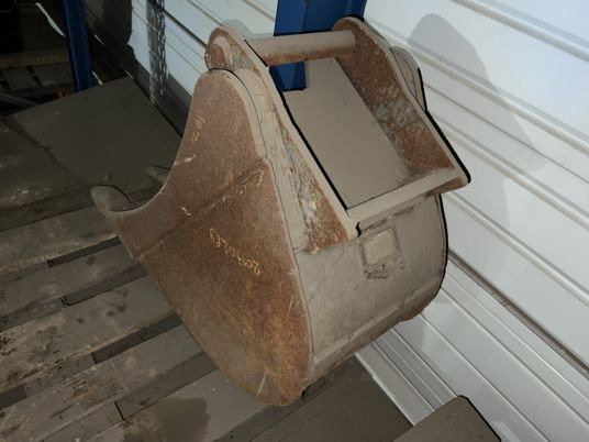 Godet de tranchée MBI AR70 - بكت حفار: صورة 1 Godet de tranchée MBI AR70 - بكت حفار: صورة 1