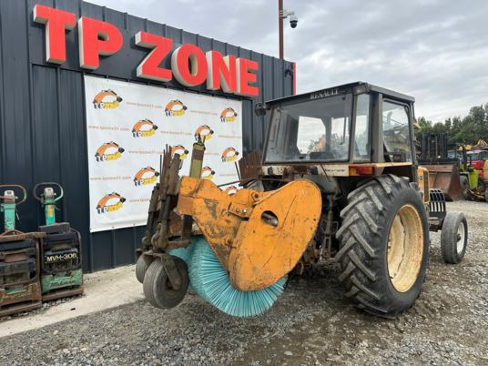 Renault TRACTEUR 75-32 à 9900 € HT - جرار: صورة 5 Renault TRACTEUR 75-32 à 9900 € HT - جرار: صورة 5