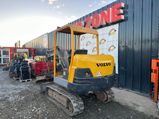 حفار صغير Volvo EC25 à 14 900 € HT: صورة 16 حفار صغير Volvo EC25 à 14 900 € HT: صورة 16