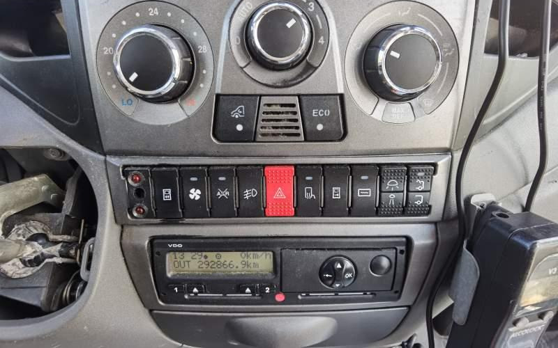 تأجير Iveco Daily 23 miejsca, KLIMA, WEBASTO Iveco Daily 23 miejsca, KLIMA, WEBASTO: صورة 11 تأجير Iveco Daily 23 miejsca, KLIMA, WEBASTO Iveco Daily 23 miejsca, KLIMA, WEBASTO: صورة 11