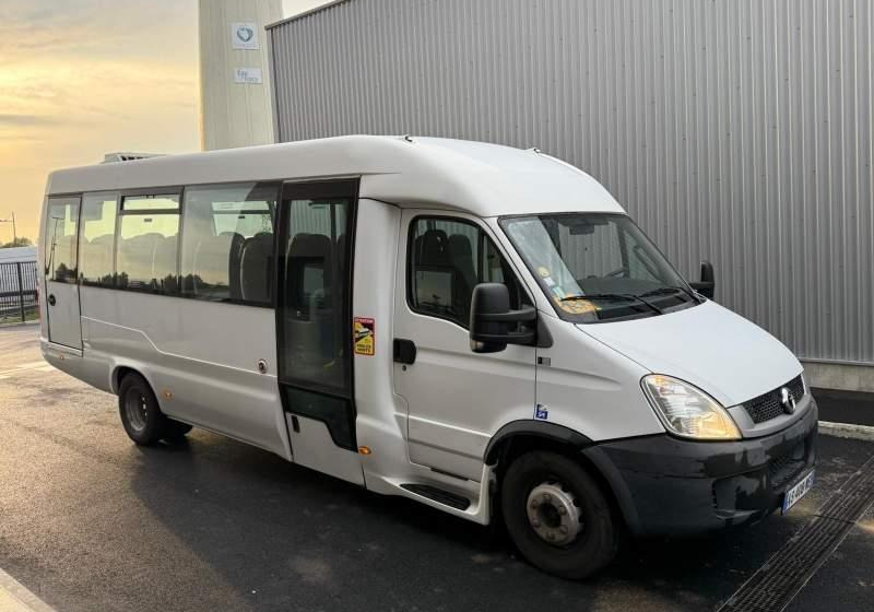 Iveco Daily DURISOTTI / 28miejsc - حافلة الضواحي: صورة 3 Iveco Daily DURISOTTI / 28miejsc - حافلة الضواحي: صورة 3
