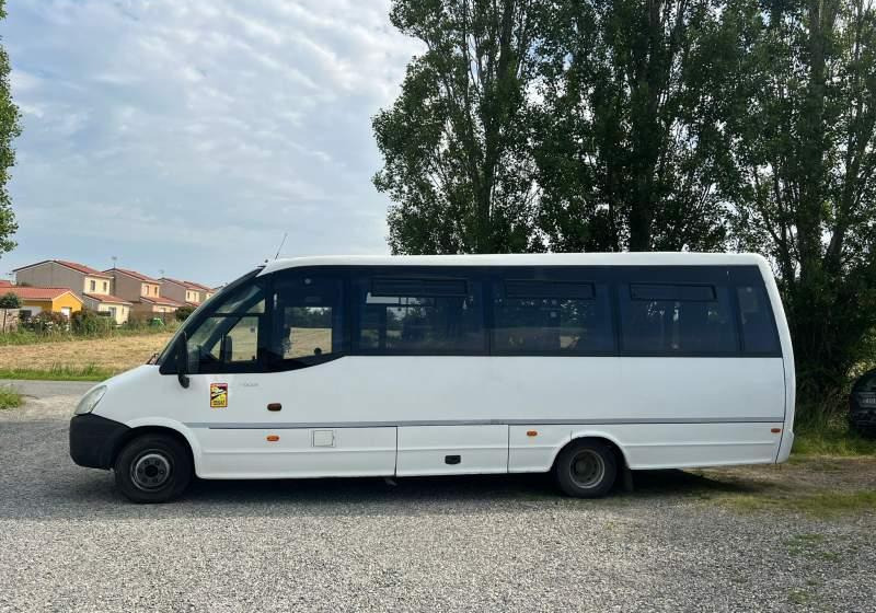 Iveco Indcar Wing euro 5 - حافلة صغيرة, ميكروباص: صورة 2 Iveco Indcar Wing euro 5 - حافلة صغيرة, ميكروباص: صورة 2