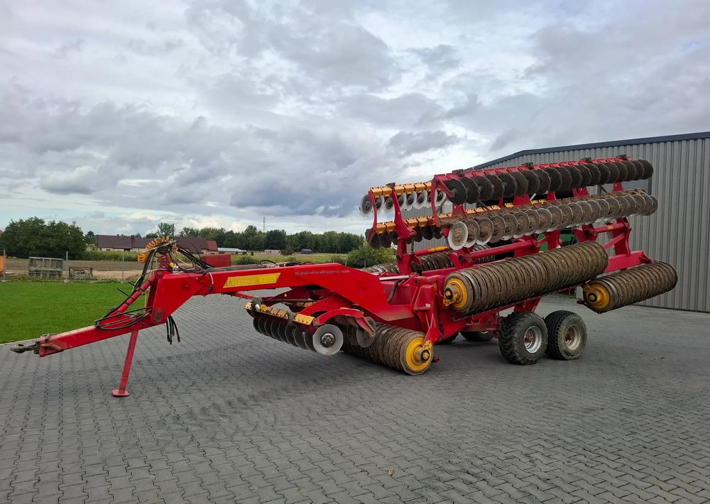 Väderstad Carrier 1225 XL 2011 rok , 12 metrów , Stan Bardzo Dobry - معدات حرث التربة: صورة 4 Väderstad Carrier 1225 XL 2011 rok , 12 metrów , Stan Bardzo Dobry - معدات حرث التربة: صورة 4