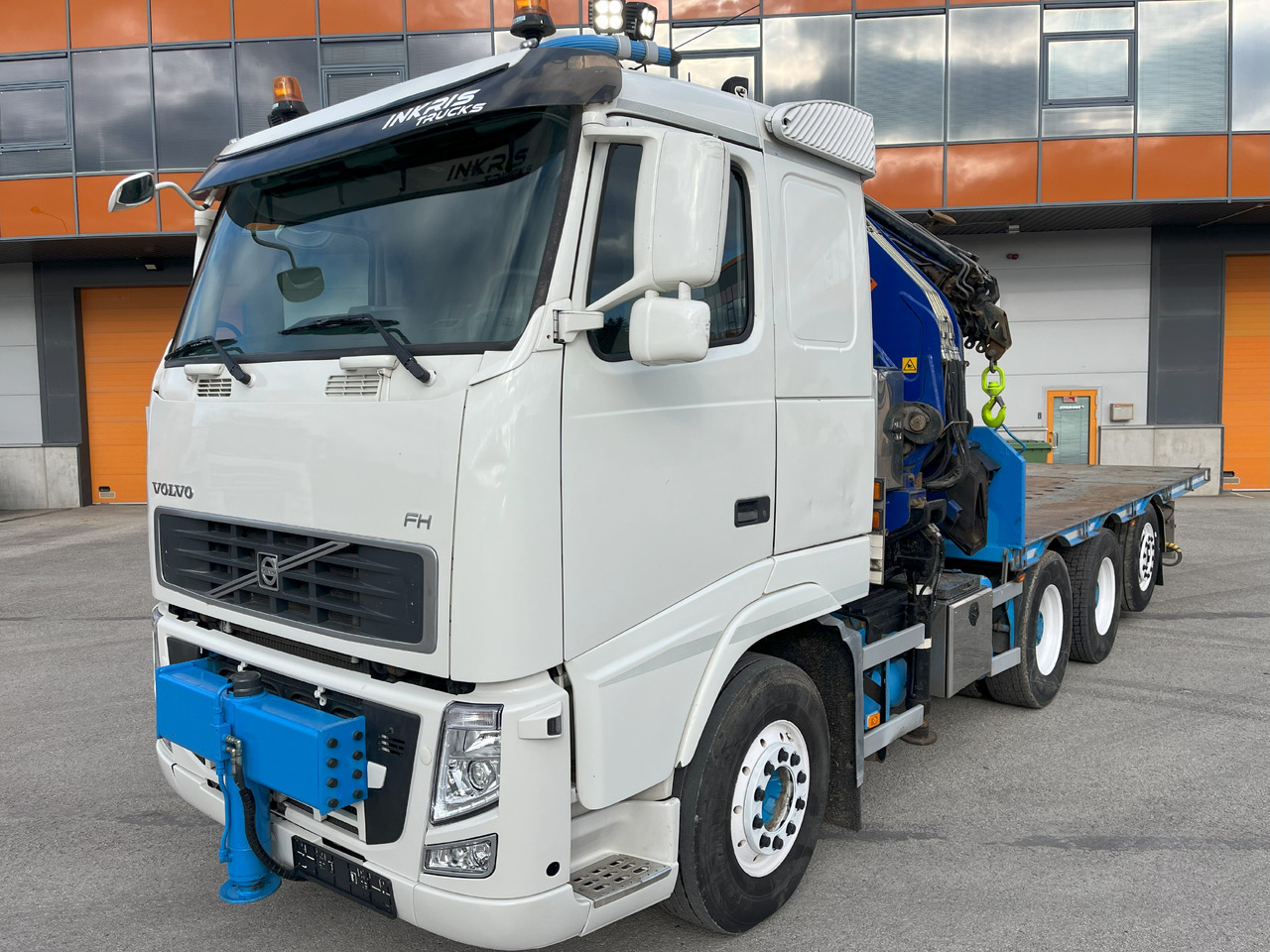 VOLVO FH 8x4 + Crane 48tm year 2006 + Jib + platform + tractor - شاحنة كرين: صورة 4 VOLVO FH 8x4 + Crane 48tm year 2006 + Jib + platform + tractor - شاحنة كرين: صورة 4