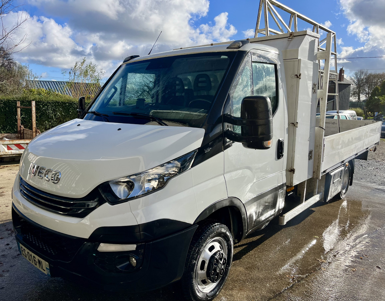 IVECO Daily 35-180 35c18 plateau - شاحنة توصيل مفتوحة: صورة 1 IVECO Daily 35-180 35c18 plateau - شاحنة توصيل مفتوحة: صورة 1