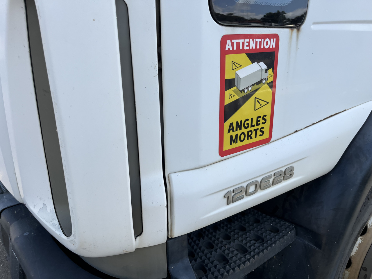 IVECO Eurocargo 120e28 - شاحنة صندوقية: صورة 4 IVECO Eurocargo 120e28 - شاحنة صندوقية: صورة 4