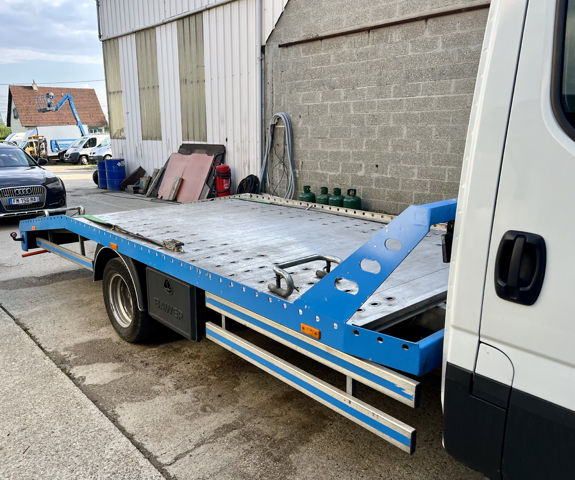 Iveco Daily 35-180 plateau dépannage dépanneuse porte voiture - شاحنة توصيل مفتوحة: صورة 4 Iveco Daily 35-180 plateau dépannage dépanneuse porte voiture - شاحنة توصيل مفتوحة: صورة 4