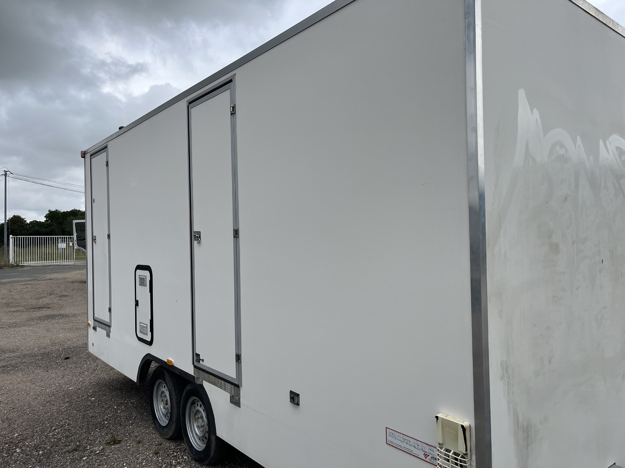 Jcr Base de vie - مقطورة عربة: صورة 3 Jcr Base de vie - مقطورة عربة: صورة 3