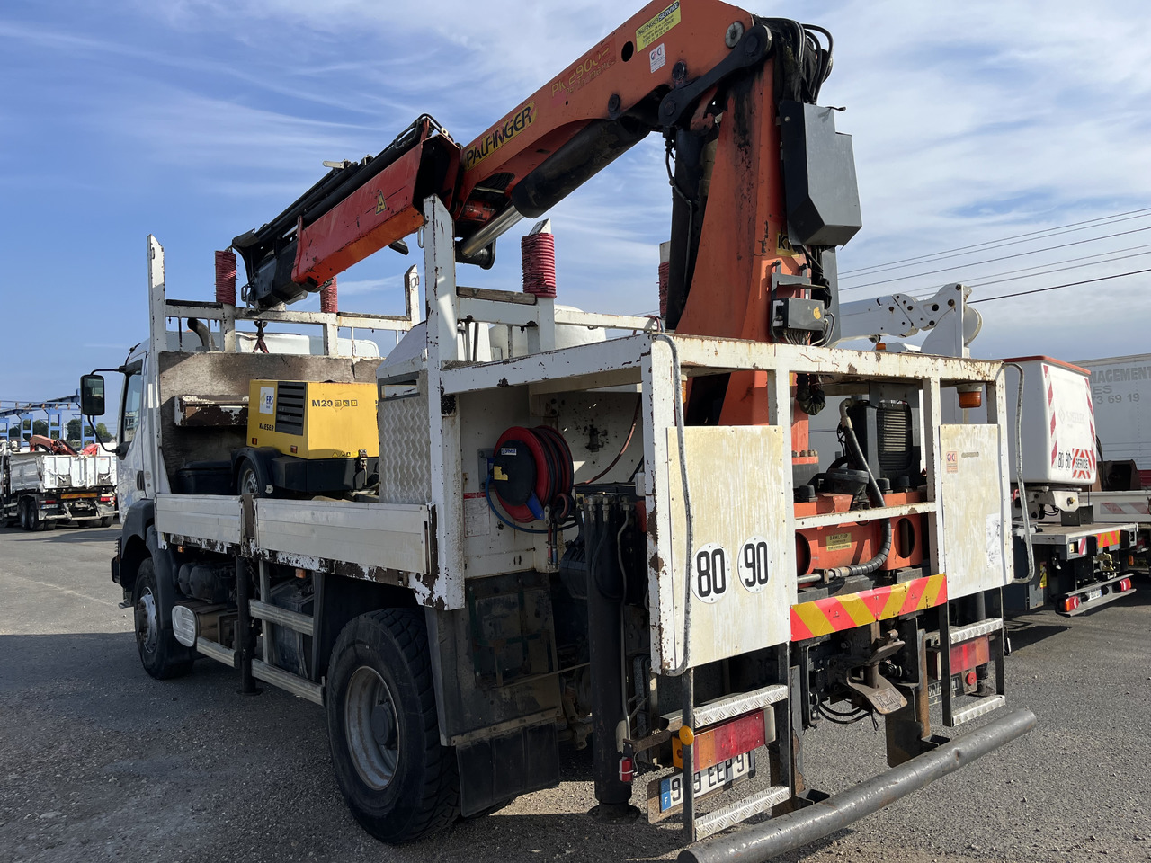 تأجير RENAULT Kerax 370dci 4x4 plateau grue Palfinger pk29002 RENAULT Kerax 370dci 4x4 plateau grue Palfinger pk29002: صورة 7 تأجير RENAULT Kerax 370dci 4x4 plateau grue Palfinger pk29002 RENAULT Kerax 370dci 4x4 plateau grue Palfinger pk29002: صورة 7