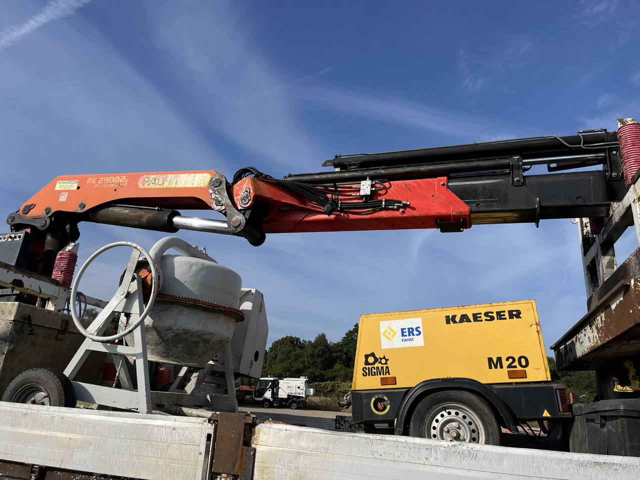 تأجير RENAULT Kerax 370dci 4x4 plateau grue Palfinger pk29002 RENAULT Kerax 370dci 4x4 plateau grue Palfinger pk29002: صورة 13 تأجير RENAULT Kerax 370dci 4x4 plateau grue Palfinger pk29002 RENAULT Kerax 370dci 4x4 plateau grue Palfinger pk29002: صورة 13