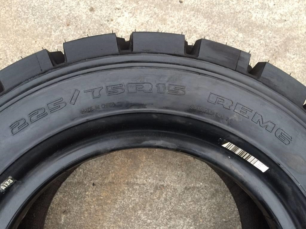 Double Coin 225/75R15 REM6 - NEW  - إطارات: صورة 4 Double Coin 225/75R15 REM6 - NEW  - إطارات: صورة 4