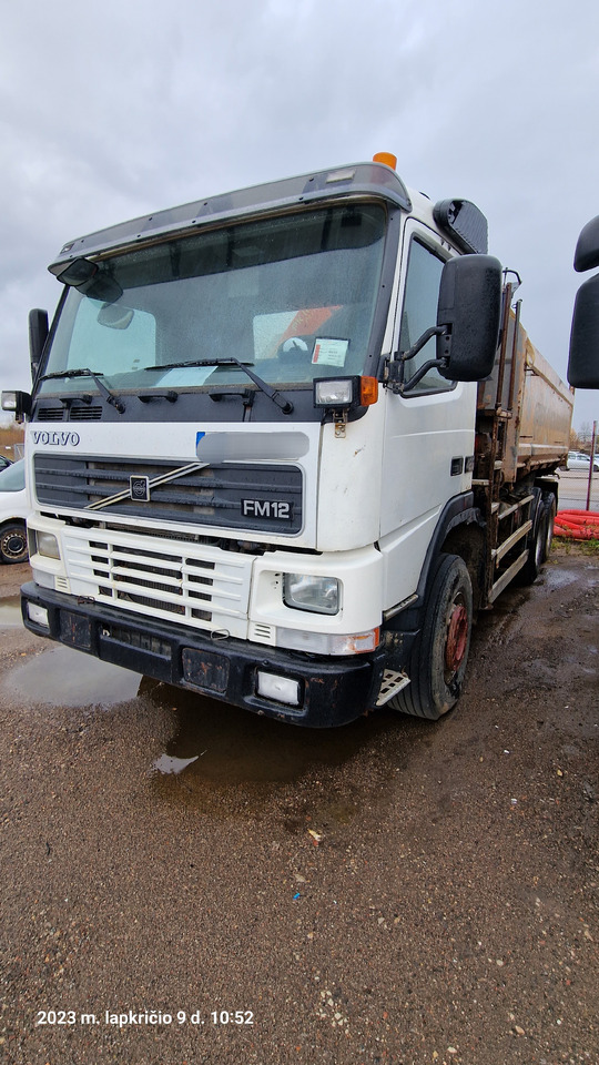 VOLVO FM 12 6x6 - شاحنة قلاب: صورة 4 VOLVO FM 12 6x6 - شاحنة قلاب: صورة 4