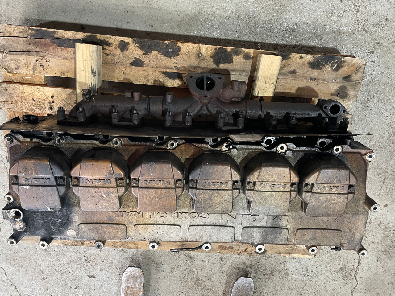 MAN Motor MAN Lions City D2066 LUH 52 Zylinderkopf Nockenwelle - رأس أسطوانية - حافلة: صورة 5 MAN Motor MAN Lions City D2066 LUH 52 Zylinderkopf Nockenwelle - رأس أسطوانية - حافلة: صورة 5