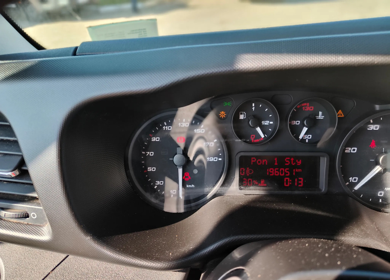 شاحنة بصندوق مغلق IVECO DAILY 35S14: صورة 6