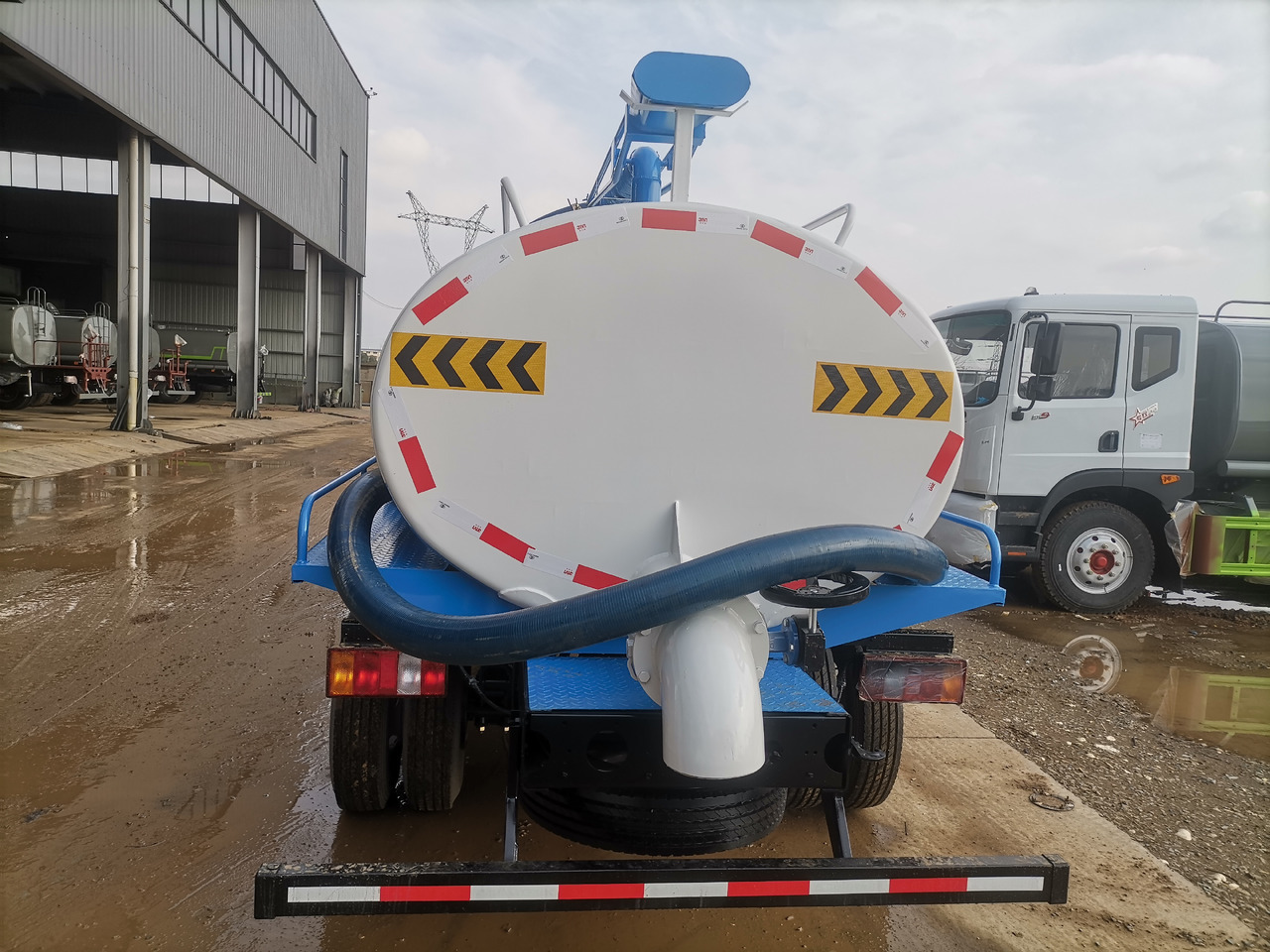 Sinotruk Howo light truck ( alternative: Dongfeng ) - فراغ شاحنة: صورة 4 Sinotruk Howo light truck ( alternative: Dongfeng ) - فراغ شاحنة: صورة 4