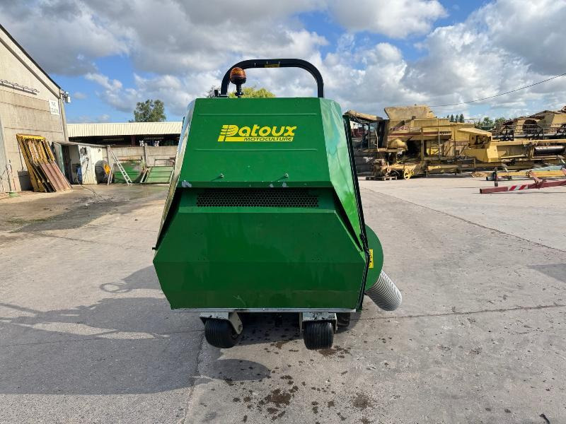 JOHN DEERE 1026R - جرار: صورة 3 JOHN DEERE 1026R - جرار: صورة 3
