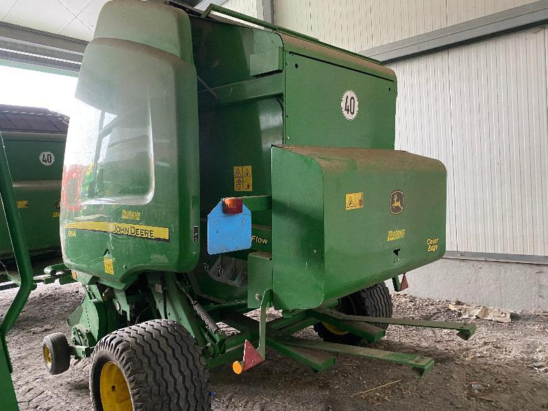 JOHN DEERE 864 - آلة بالات دائرية: صورة 2 JOHN DEERE 864 - آلة بالات دائرية: صورة 2